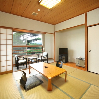 【和室8畳】日本庭園を眺めながら寛ぎのひと時を（禁煙）